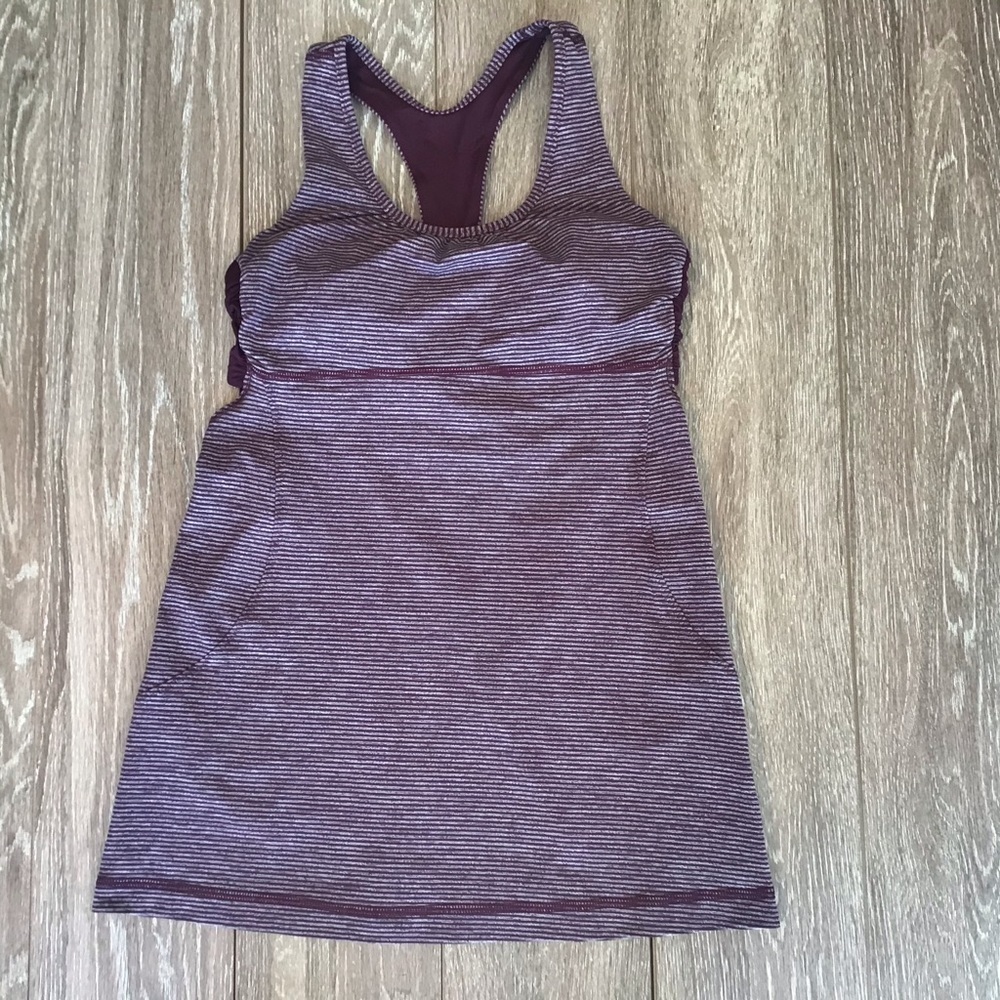 Lululemon racer back top w/ built in bra - Picture 5 of 8